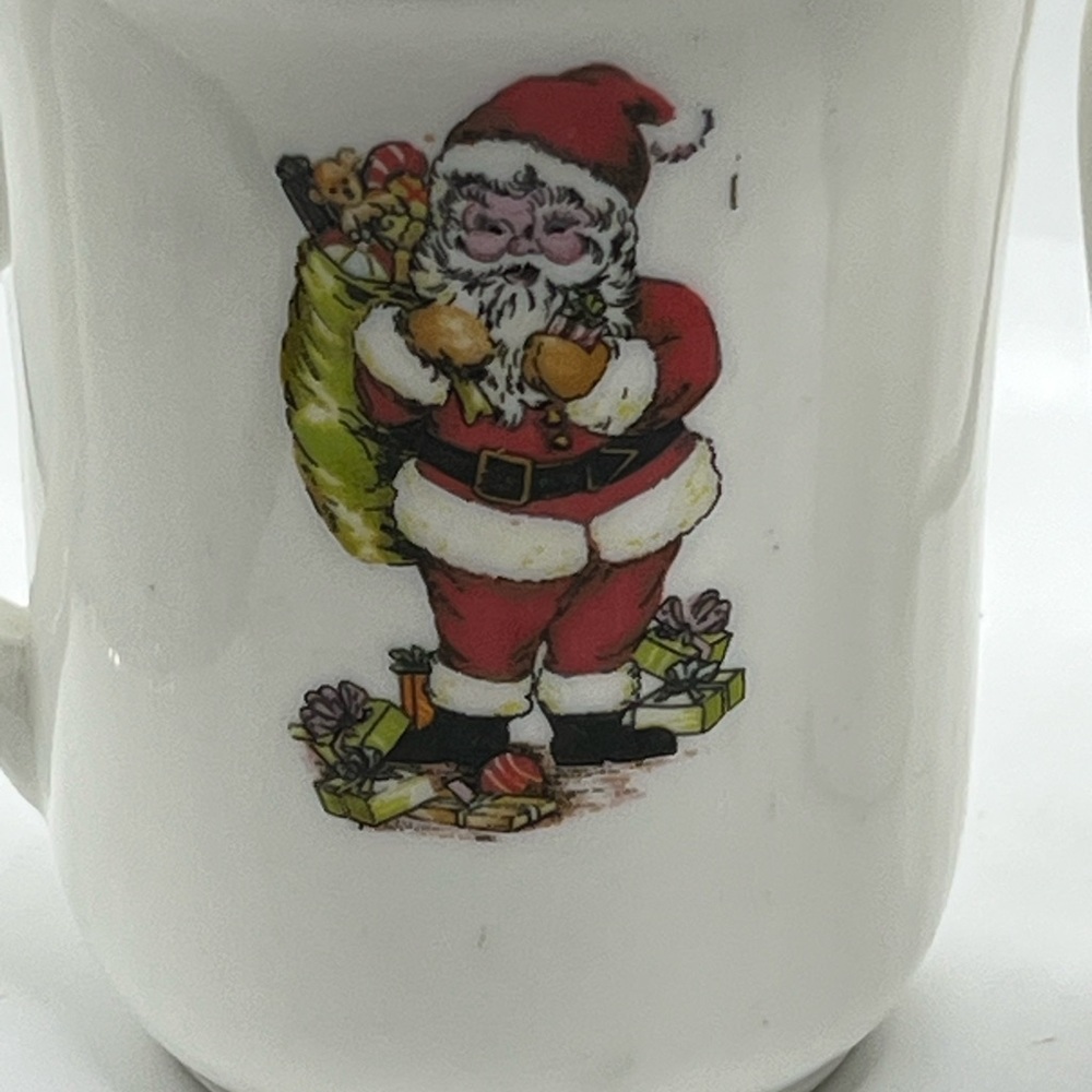 😎LAST CHANCE! $5/OR OFFERS CONSIDERED!💋 Vintage Christmas Bone China Mug Set - Picture 3 of 7